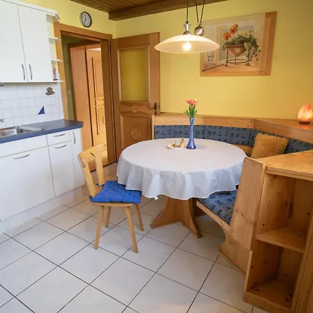 Alpenblick Apartamento *