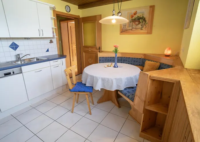 Alpenblick Apartment *